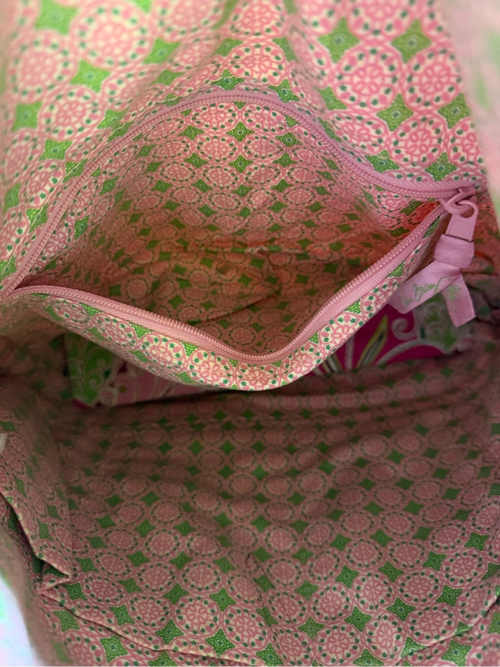 Vera Bradley Pinwheel Drop Classic Tote – Retired Pattern - Picture 6 of 10